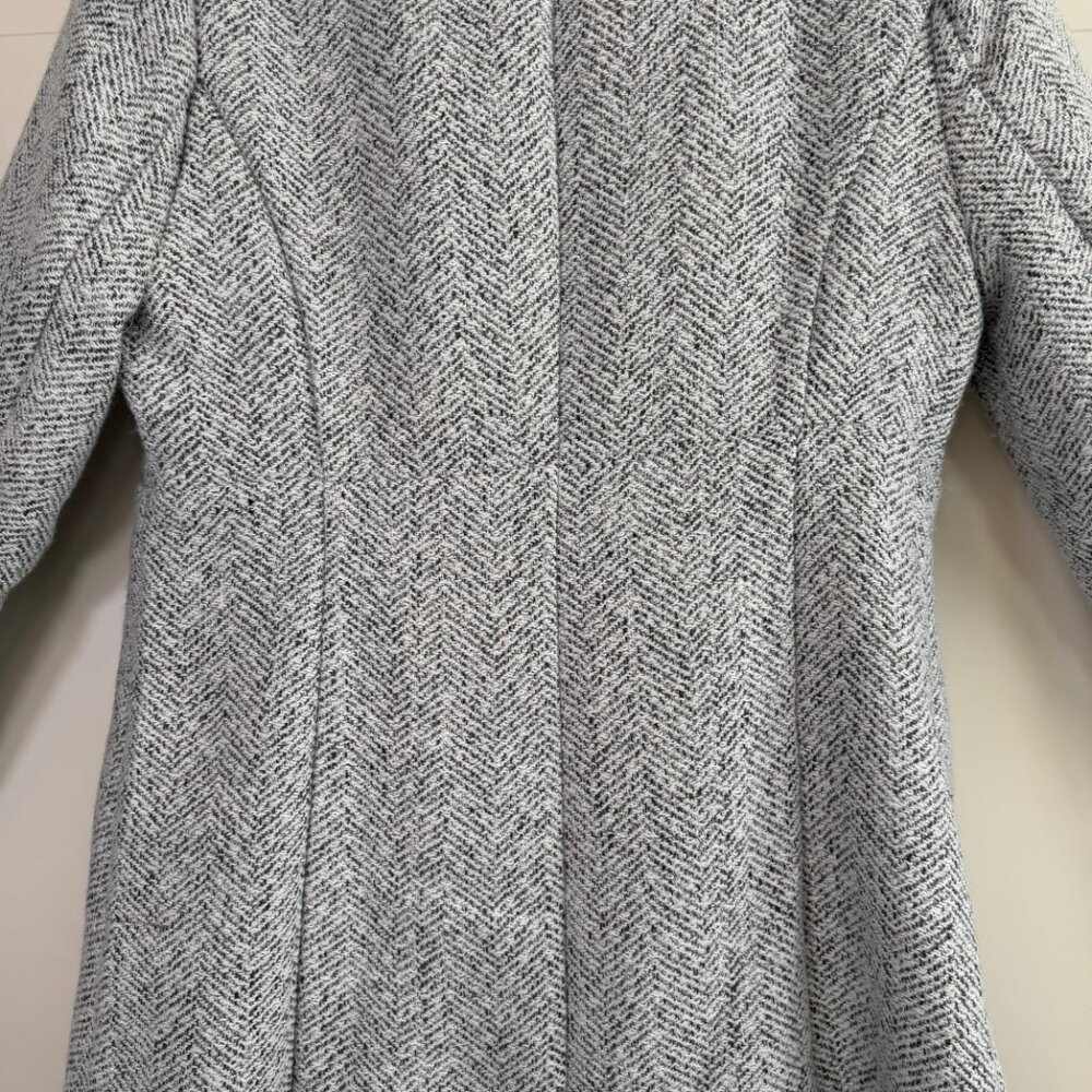 Vici Tayshia Heather Grey and White Herringbone Tweed Blazer Coat - Large - Picture 15 of 15